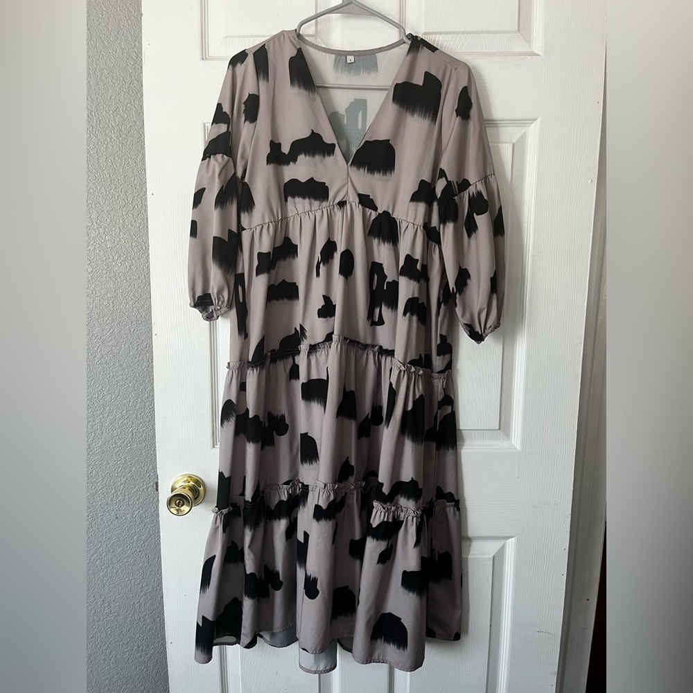 SHEIN Black and greyish taupe geometric Midi Dress size S